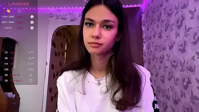 PlayfulShyEmma webcams show profile image 