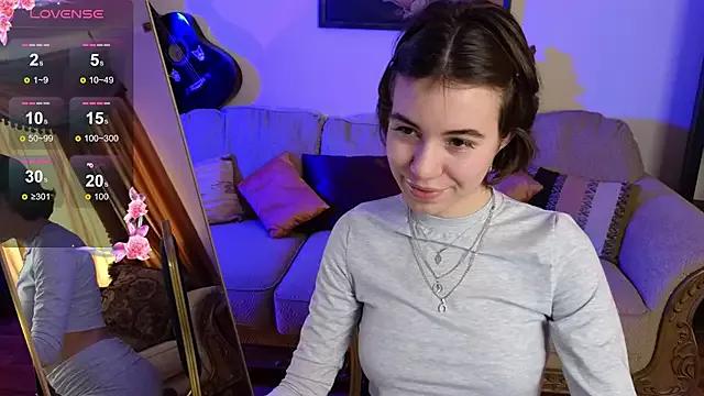 polly_aa from StripChat