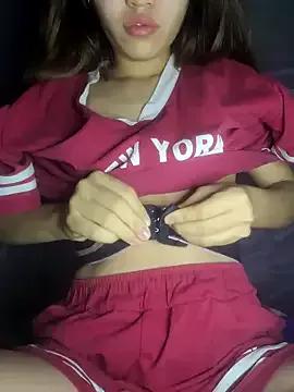 polly_chan from StripChat is Freechat