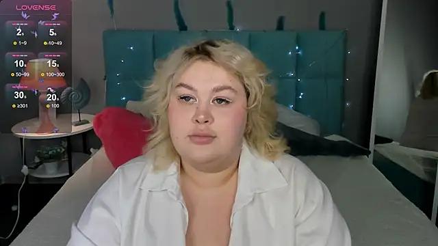 Polly_Shhy from StripChat