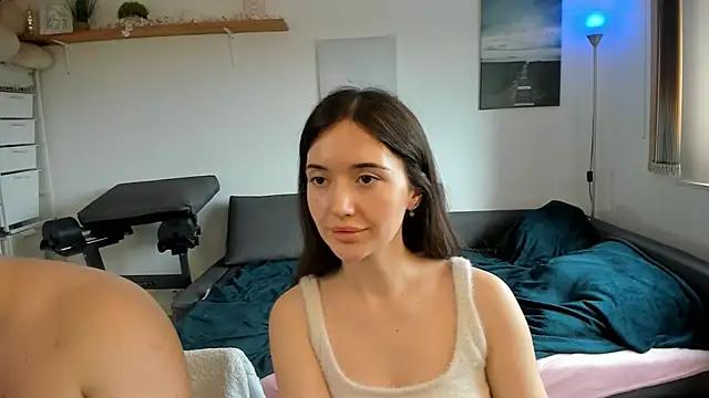 PollyFlame from StripChat