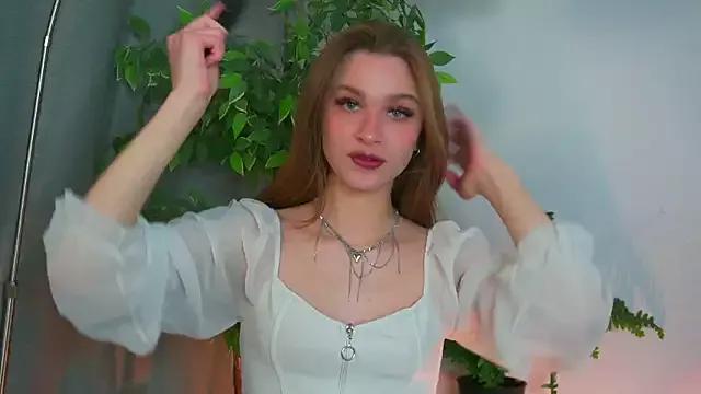 PollyMayer from StripChat is Freechat