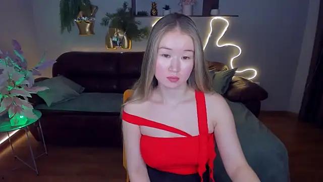 PollyOcean from StripChat