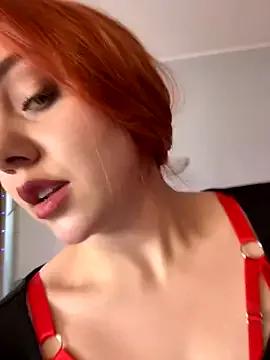 PollyVinice from StripChat