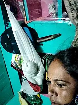 Pooja750 from StripChat