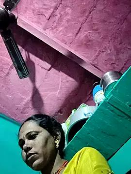 Pooja750 from StripChat