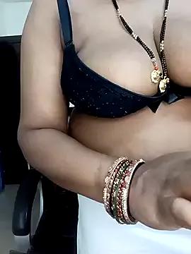 Priya_kannadasexy from StripChat is Freechat