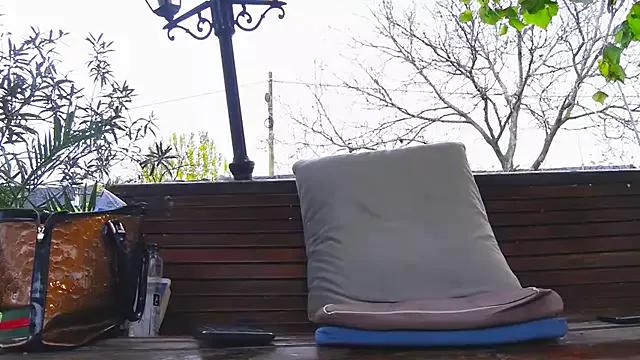 Photos of PublicMellyBigLabia from StripChat is Freechat