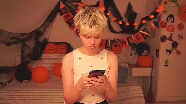 puffimini from StripChat is Freechat