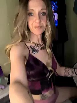 Purple2StayThnxx from StripChat