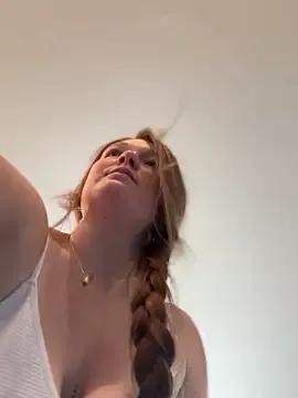 PussiesnCream_ from StripChat