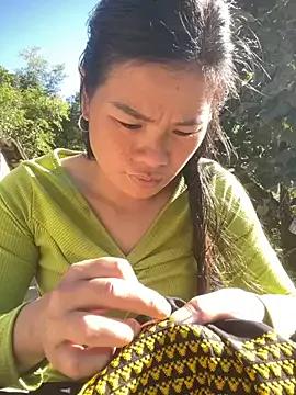 Qinjid002 webcams show profile image 