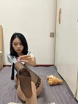 qiqi_x from StripChat