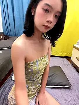 qiqi_x from StripChat