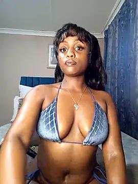 Queen-Chocolate from StripChat