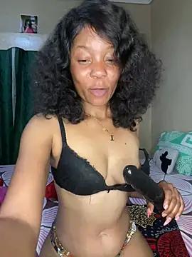 Queen-Dyness from StripChat