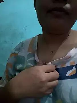 Queen-Rb from StripChat