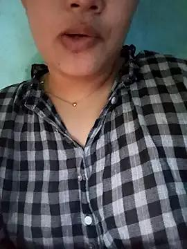 Queen-Rb from StripChat