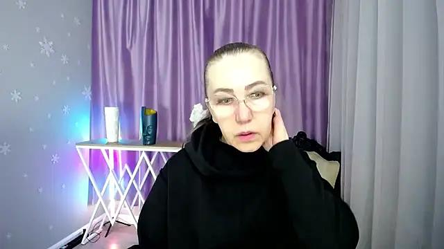 queen_a_n_i from StripChat