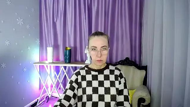 queen_a_n_i from StripChat