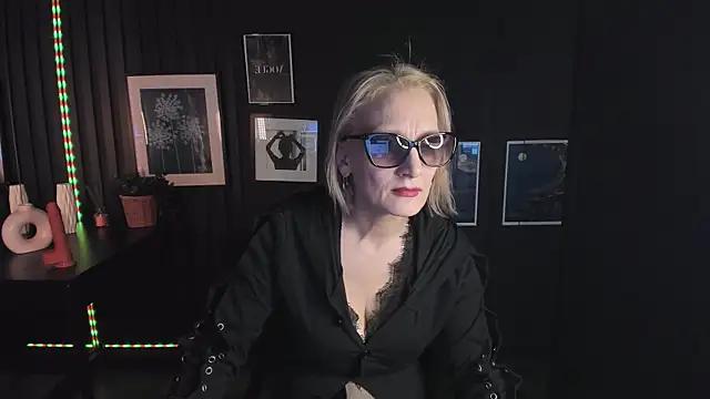 Queen_Anna_ from StripChat