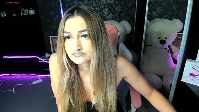 Queen_baby from StripChat