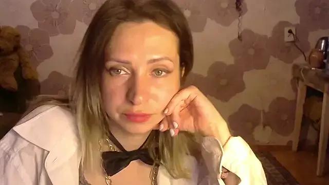 Queen_Daenerys from StripChat