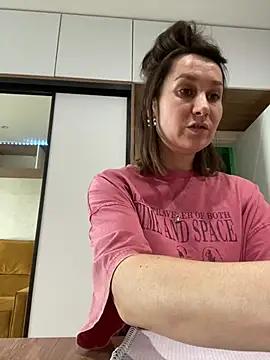 Queen_Dance from StripChat