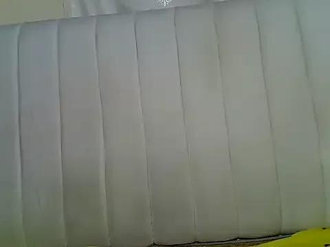 Queen_loveer from StripChat