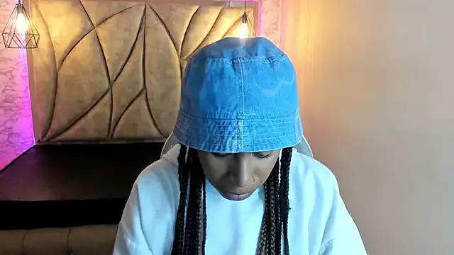 Queen_perla_ from StripChat