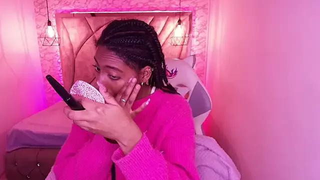 Queen_perla_ from StripChat