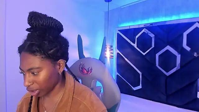 Queen_perla_ from StripChat