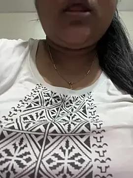 queen_sakhi24 from StripChat