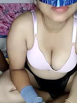 Queen_Taniya from StripChat