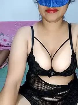 Queen_Taniya from StripChat