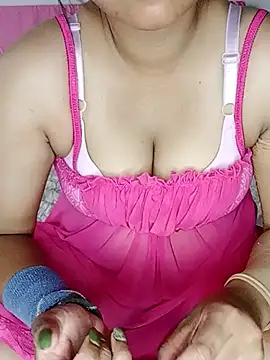 Queen_Taniya from StripChat