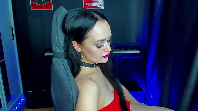 QueenAliss from StripChat