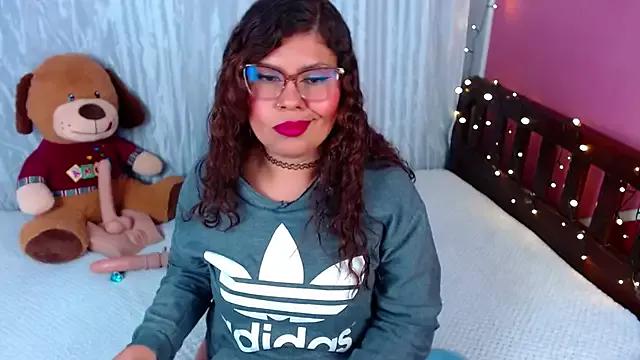 Queenamazon1 from StripChat