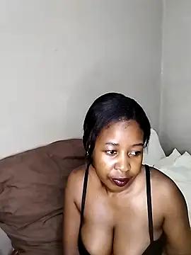 queenbboobs from StripChat