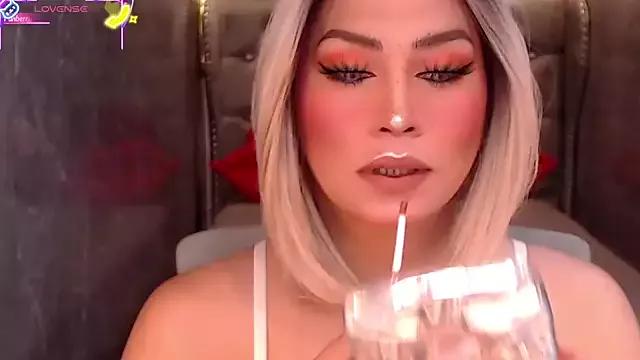 QueenGia_Ts webcams show profile image 