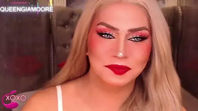 QueenGia_Ts from StripChat
