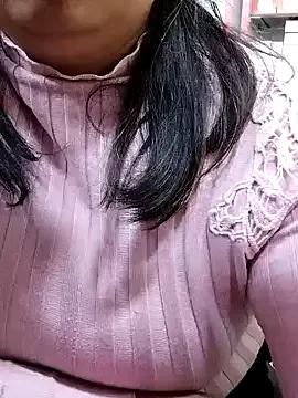 QueenHaryanaa from StripChat is Freechat