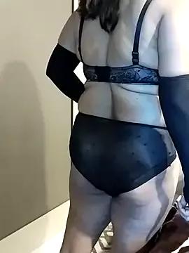 QueenHaryanaa from StripChat is Freechat