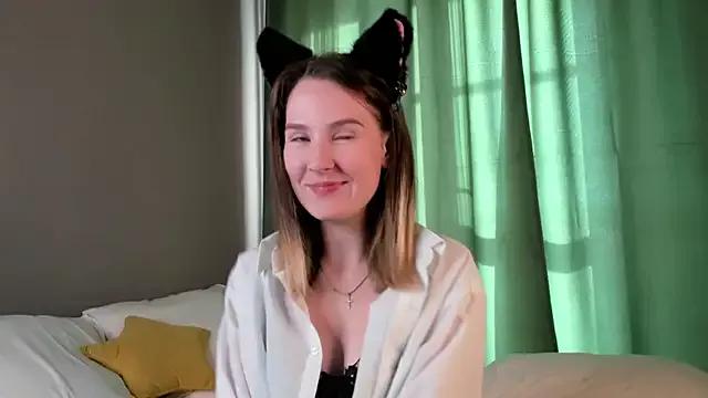 QueenieHathaway from StripChat