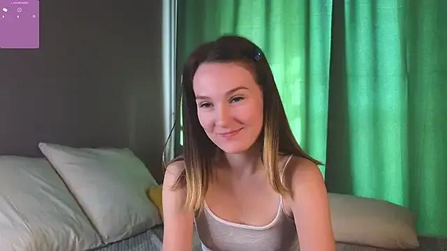 QueenieHathaway from StripChat is Freechat