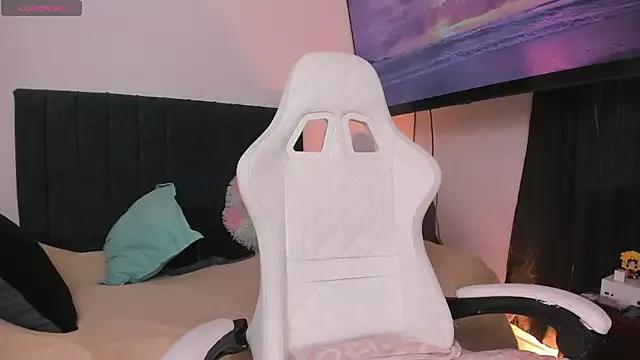 QueenLia from StripChat is Freechat
