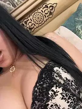 QueenLujaine from StripChat