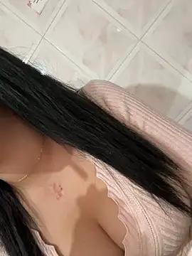 QueenLujaine from StripChat