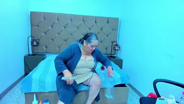 QueenMatturex from StripChat is Freechat