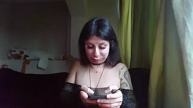 QueenMomyS from StripChat